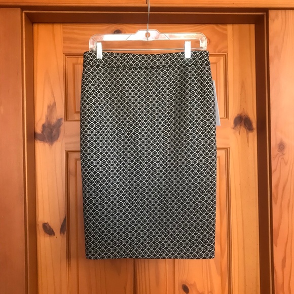 Mack+Liam Skirt - Picture 1 of 2